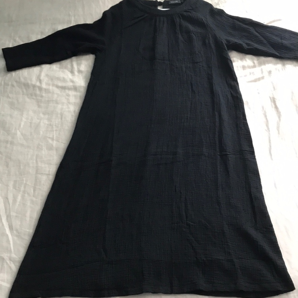 Roolee women’s black crinkle midi dress NWT medium